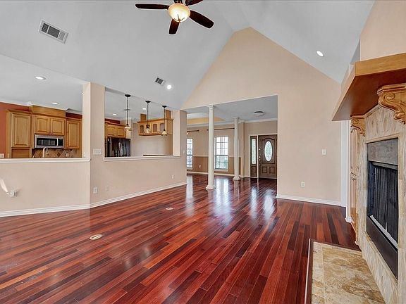 4th image of 1904 Loblolly Ln
