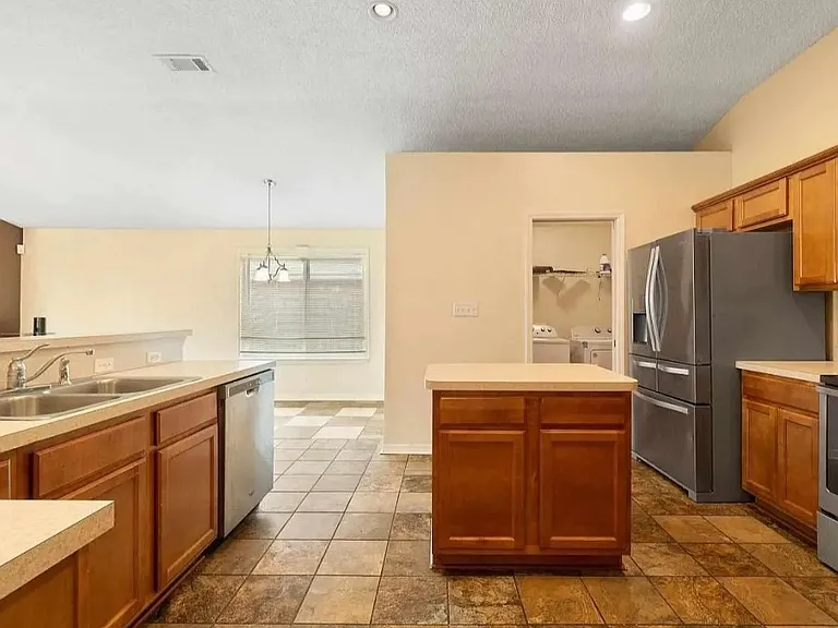 6492 Sarasota St — Photo 22