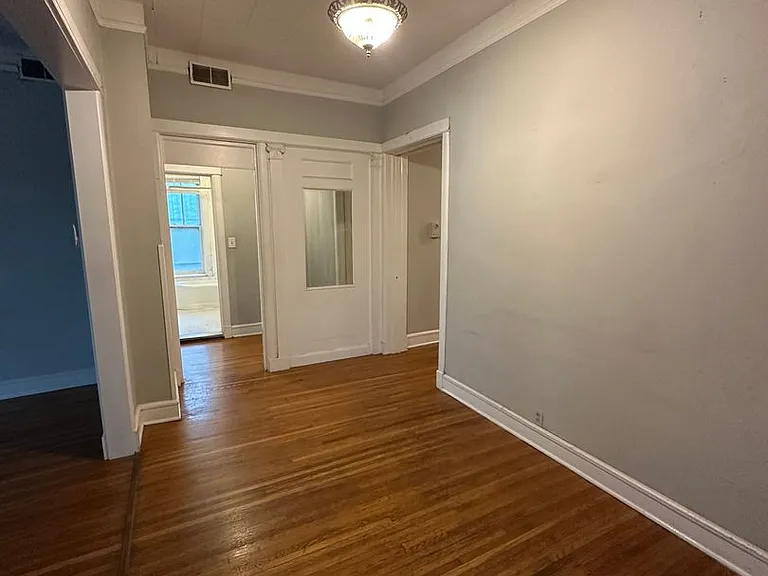 2320 E Belleview Pl — Photo 2