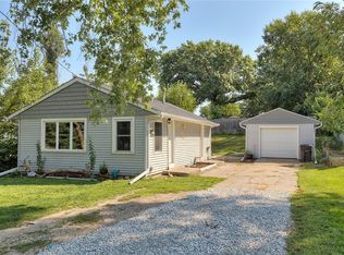 2245 Indianola Ave, Des Moines, IA 50315