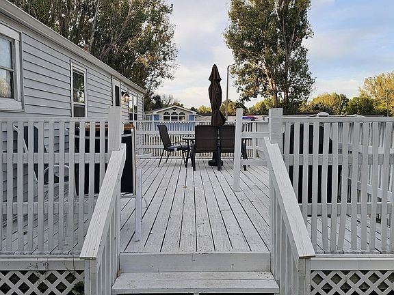 2nd image of 504 Sherwood Ln