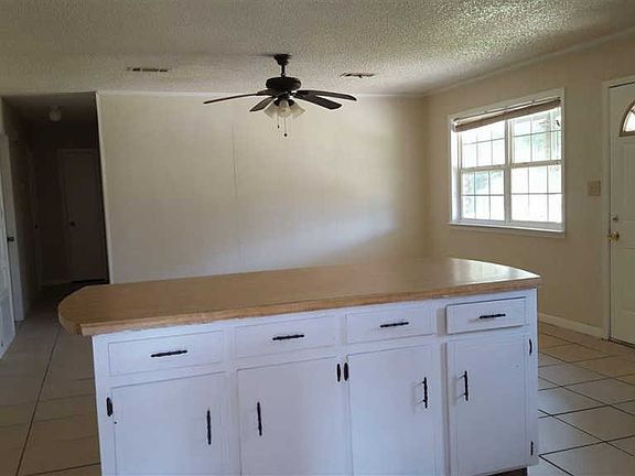 3rd image of 571 El Camino Dr