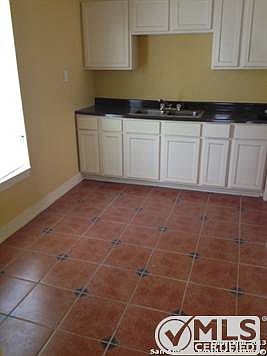4th image of 639 Cincinnati Ave