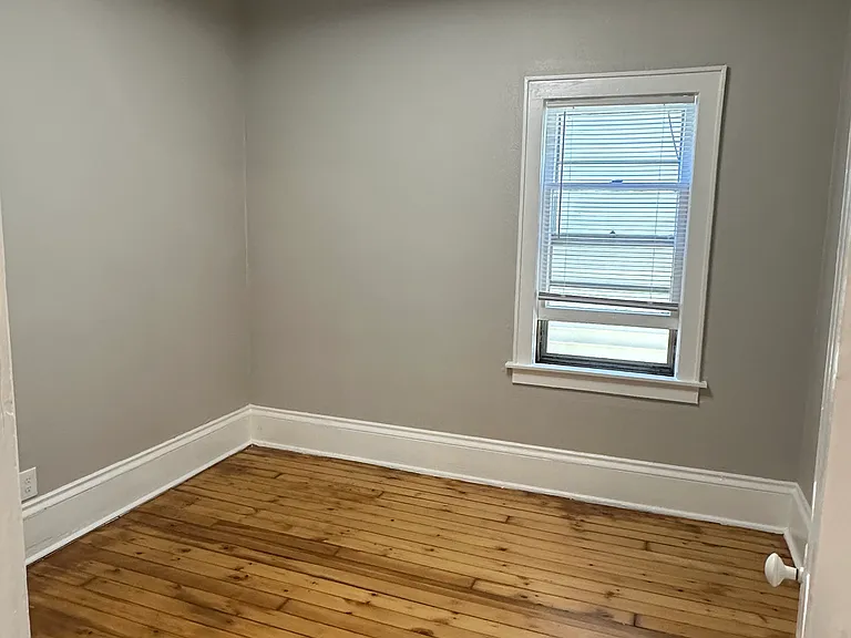 425 E Smith St #1 — Photo 12