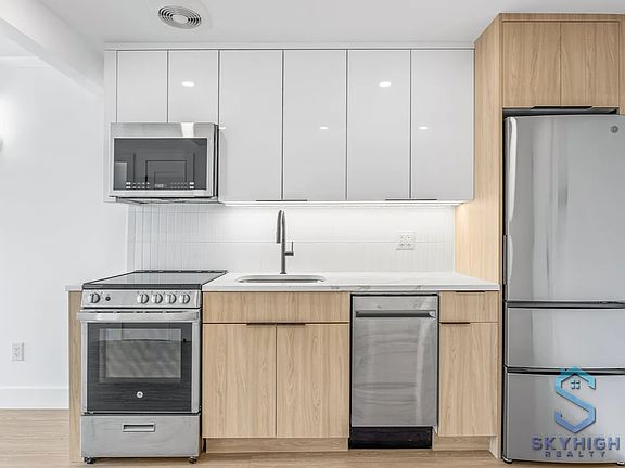 2nd image of 134 Erasmus St #4BB