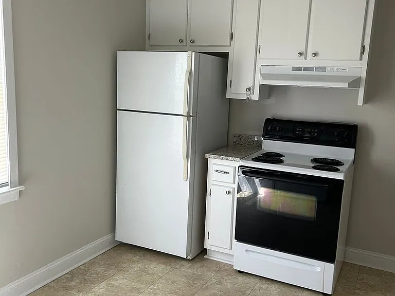 2801 Blossom St — Photo 3