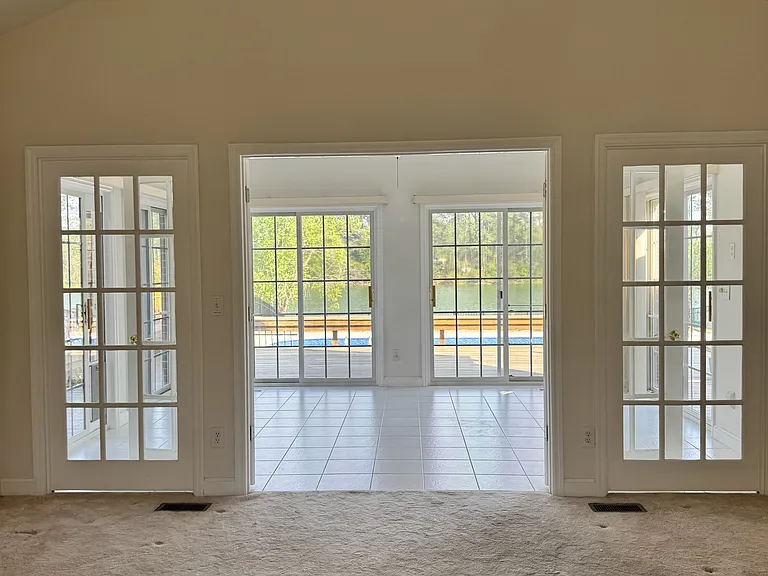 513 Alexis Dr — Photo 6