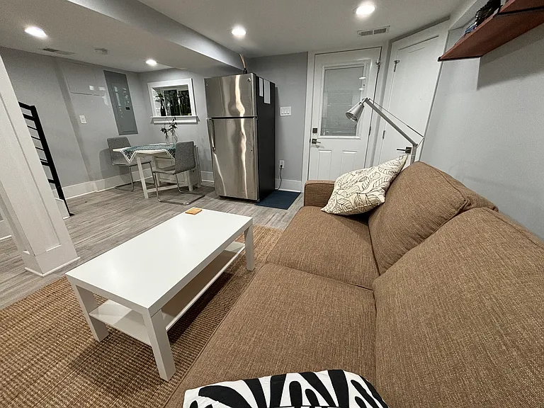621 Longfellow St NW — Photo 6