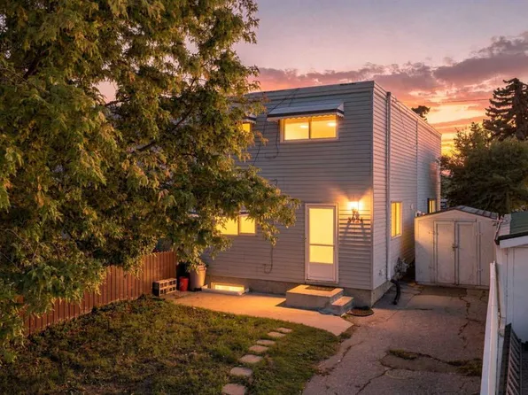 3924 S 29a Ave SE, Calgary, AB T2B 0G4