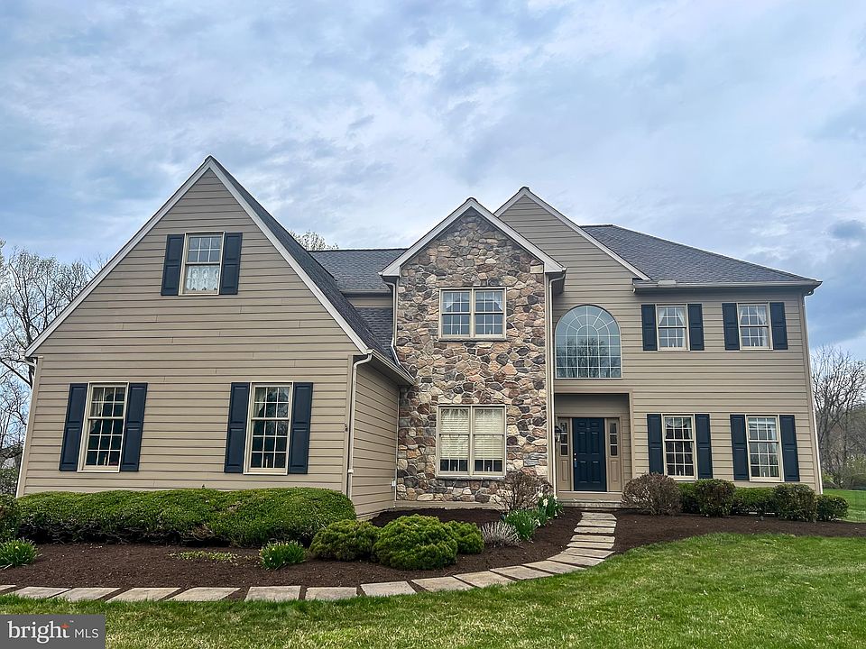1st image of 118 Aspen Dr