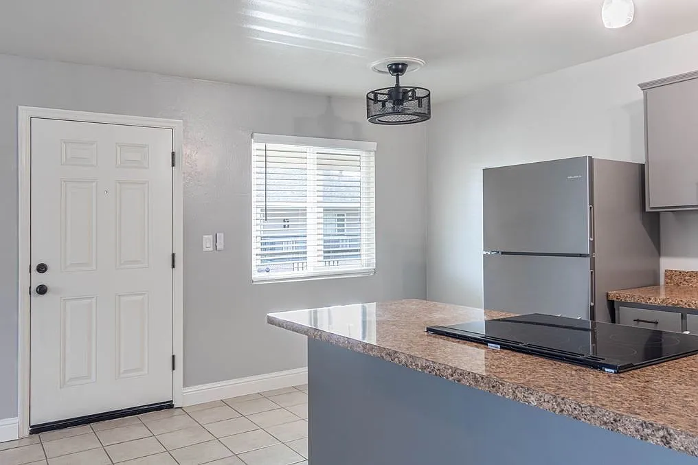 Lassen Place Apartments — Photo 4
