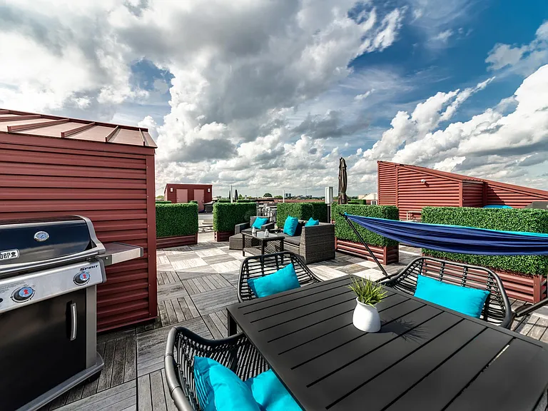 Roof top patio with gas grill