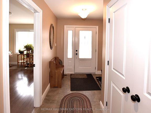 3rd image of 428 Raymond St