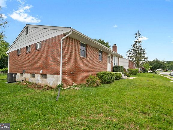 3rd image of 3215 Southgreen Rd