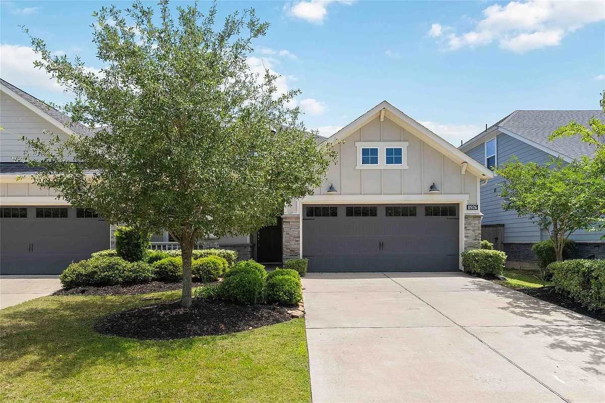 Photo 1 of 28 - 11926 Symphony Park Ct - Cypress, TX Primary Photo - 11926 Symphony Park Ct