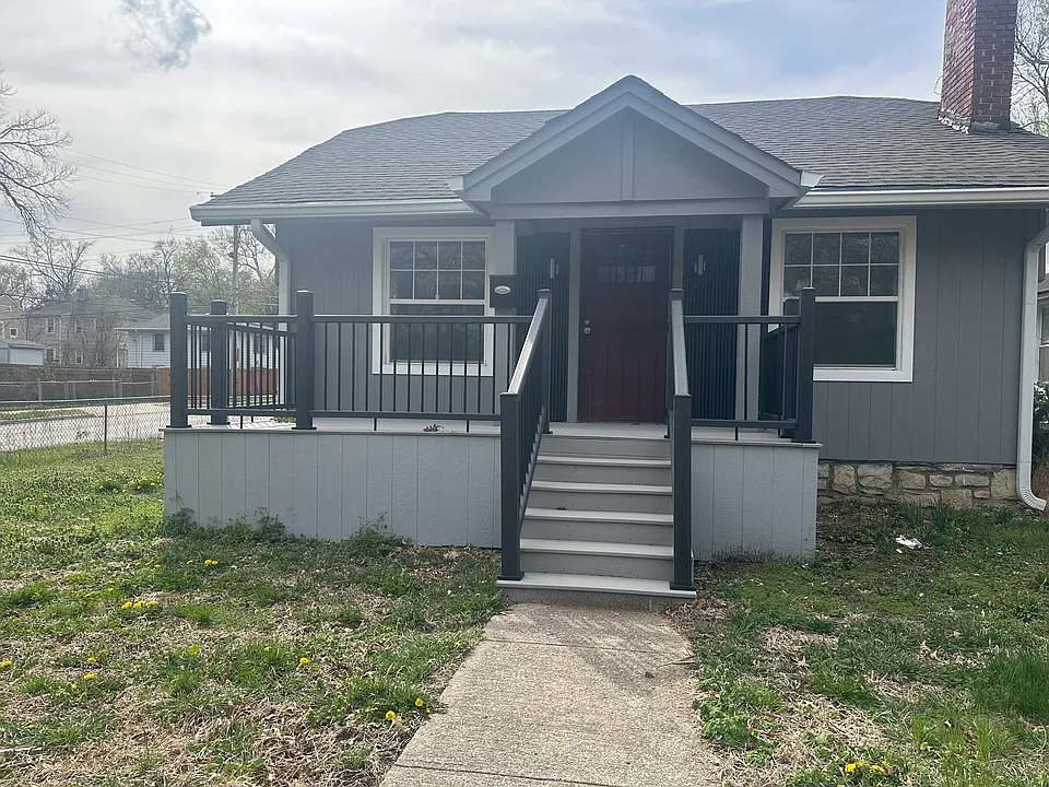 4246 Flora Ave