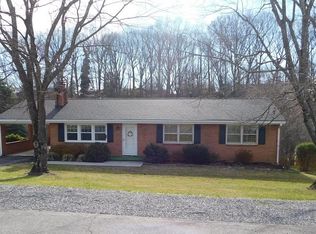 4508 Cresthill Dr, Roanoke, VA 24018