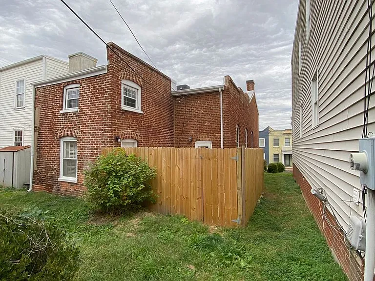 729 Catherine St — Photo 28