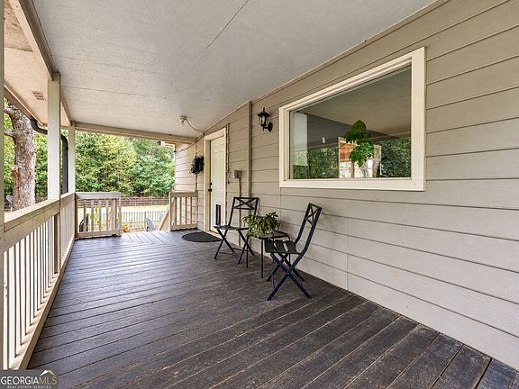 4th image of 698 Spring Place Rd NE