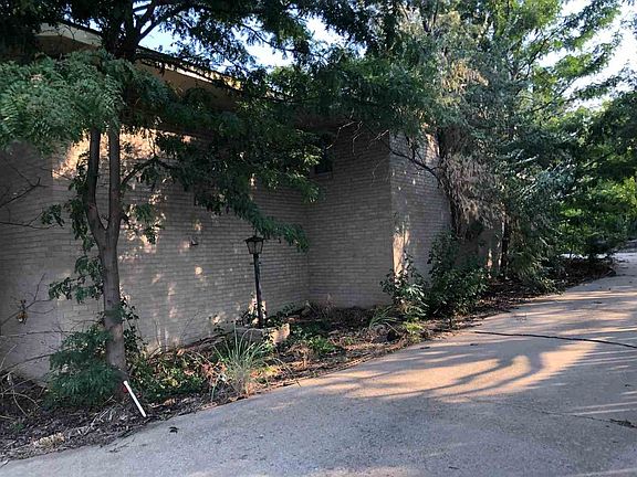 4th image of 1304 Evans Pl