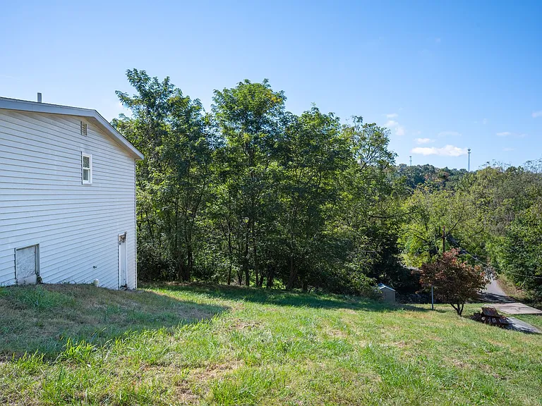 7278 Manns Dr — Photo 4