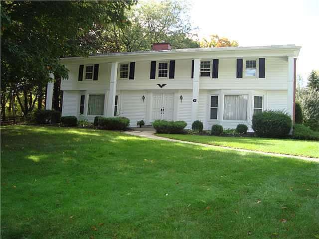 1st image of 10 Stonehenge Ct