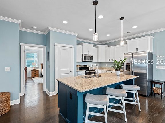 5th image of 8 Fox Sparrow Rd