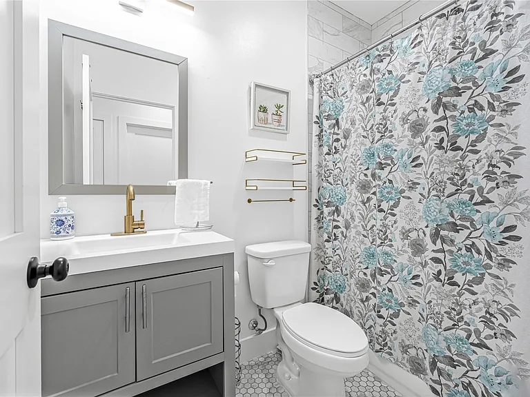 185 Gates Ave #2 — Photo 7