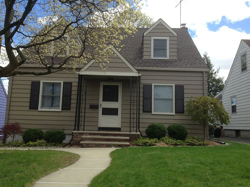 1st image of 28 Garden Ct N