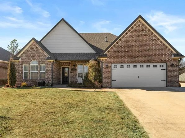 1423 Magnolia Dr, Ada, OK 74820