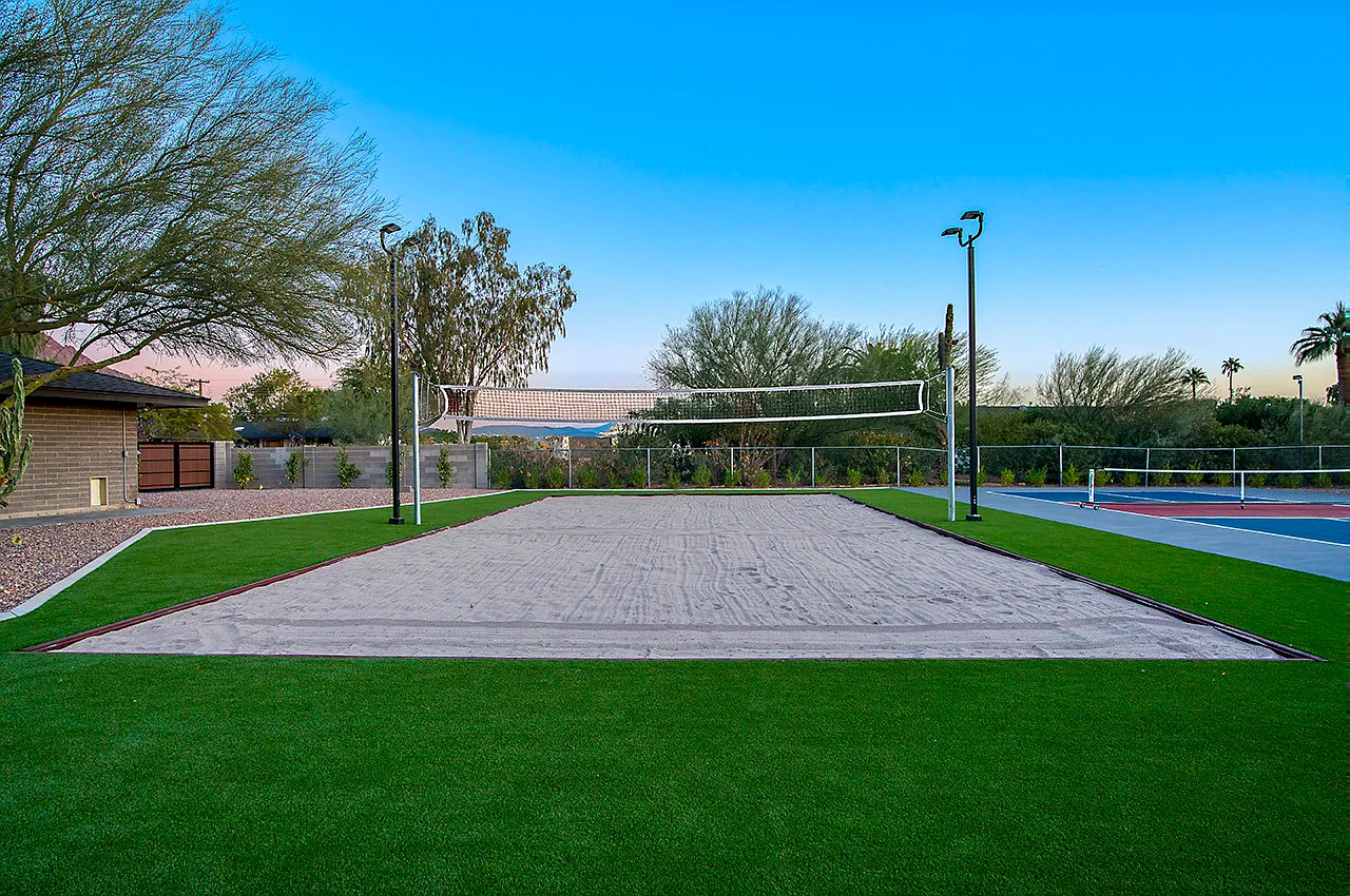 4 bed, 2588 sqft, $9,250 — Photo 3