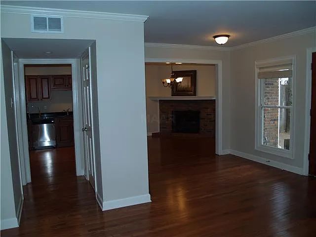 2 bed, 1.5 bath, $1,650 — Photo 3