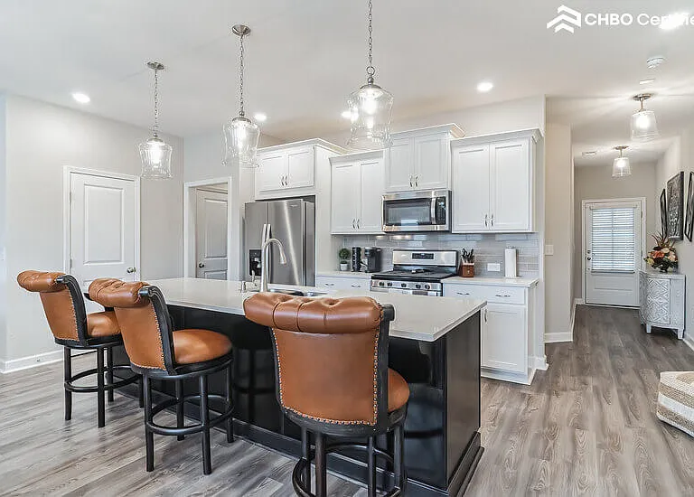 2952 Edgemont Ln SW — Photo 3
