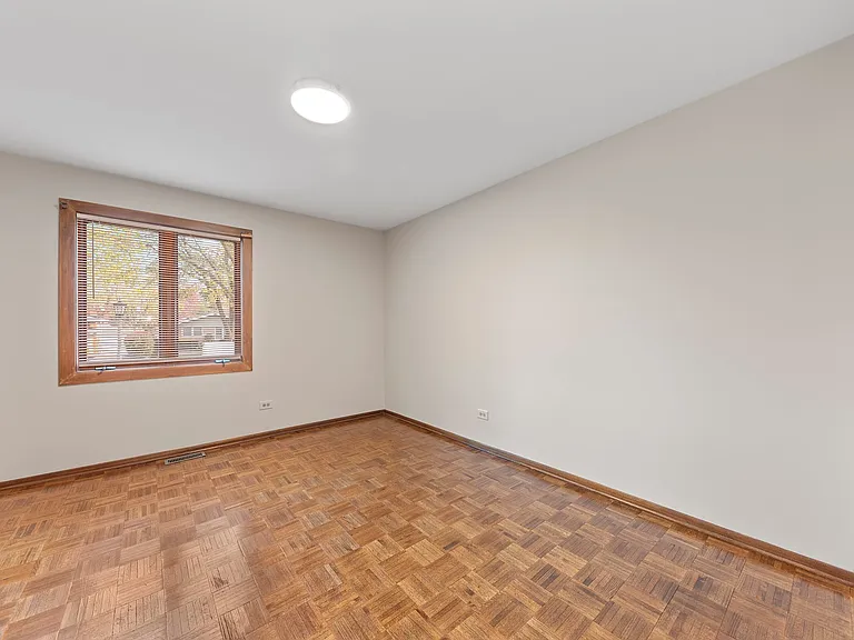 526 S 6th Ave — Photo 9