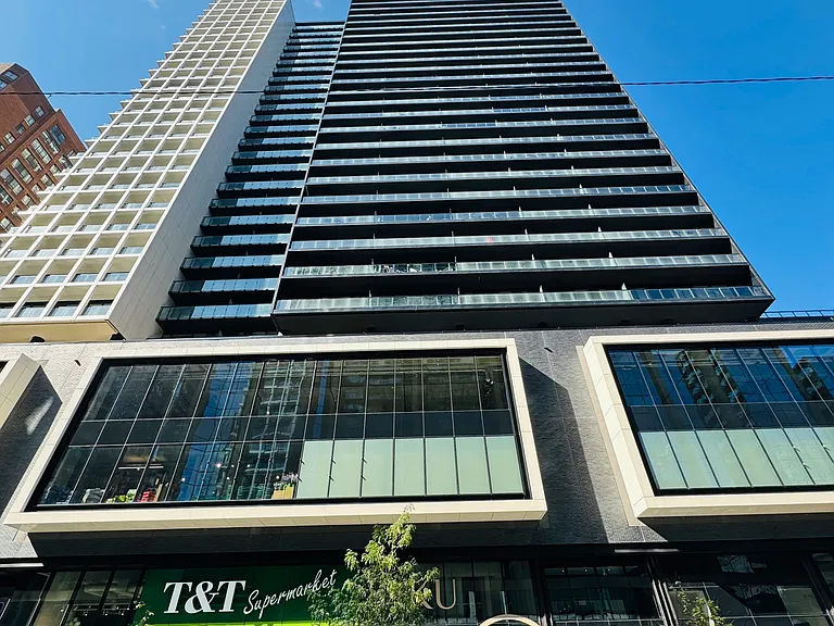 20 Edward St #1018 — Photo 1