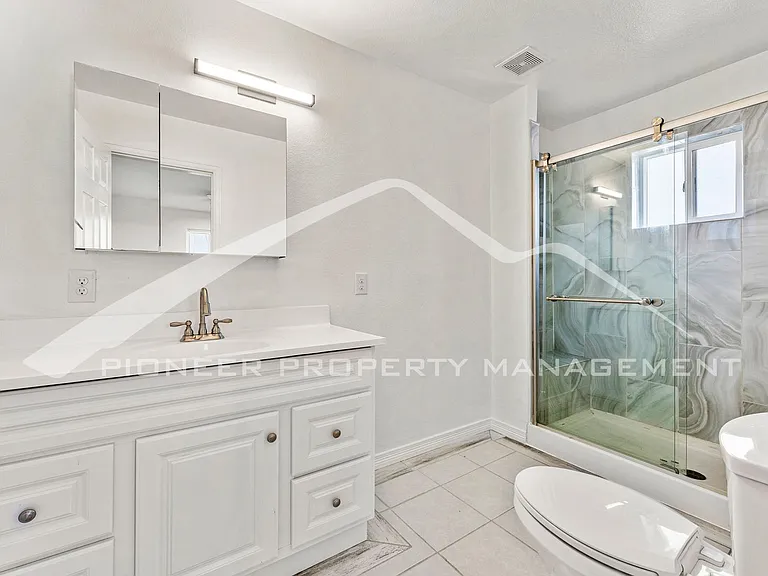 6634 Julian St — Photo 15