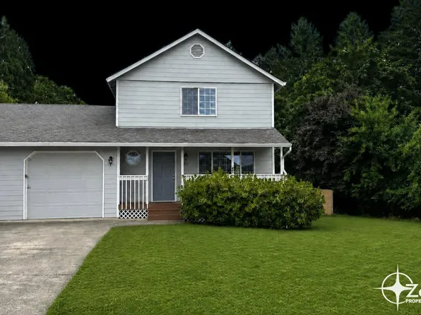 652 W 5th St, La Center, WA 98629