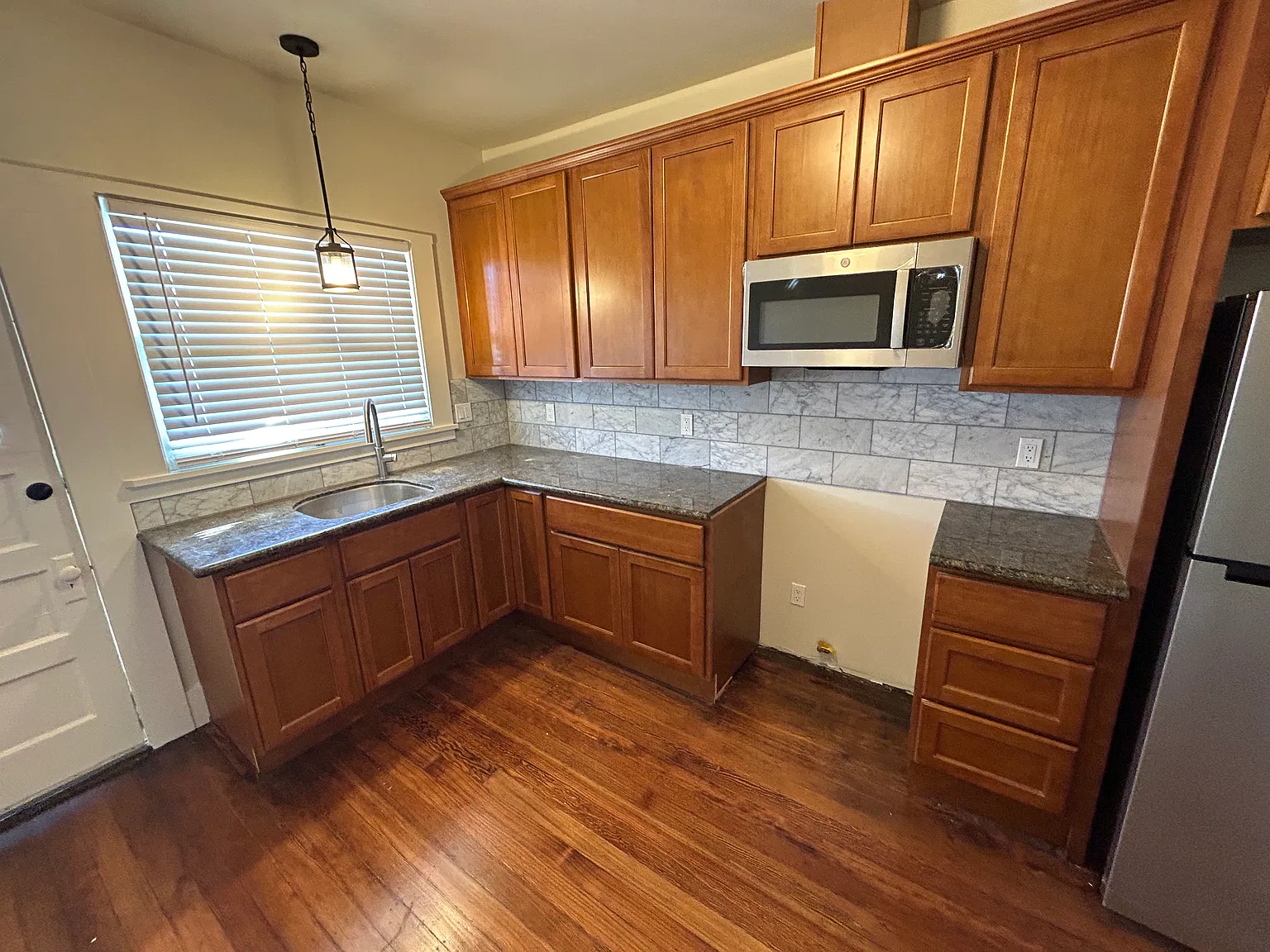 1 bed, 700 sqft, $1,450 — Photo 4