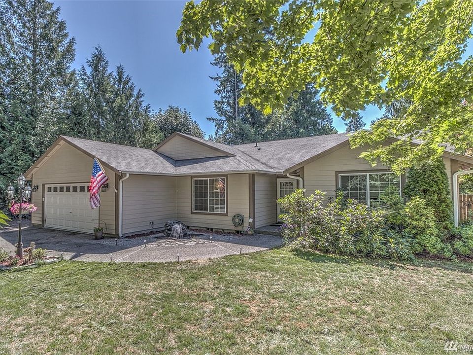 1st image of 15529 Topaz Dr SE