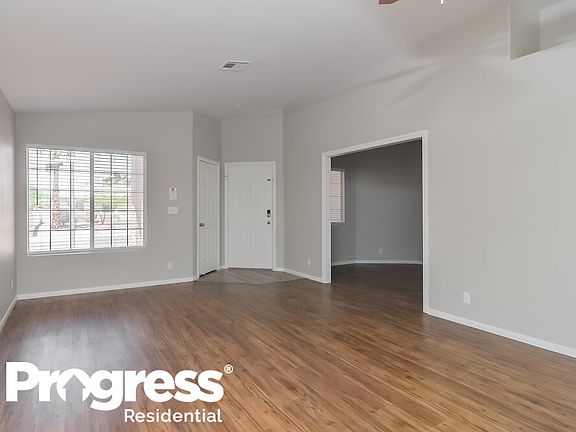 5th image of 915 Highland Trails Ave