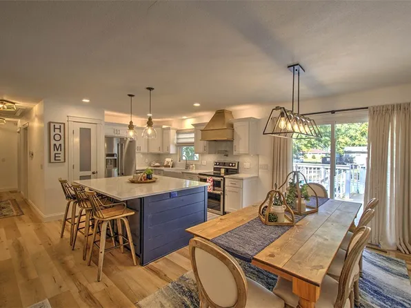 350 Ventura Dr, Forsyth, IL 62535