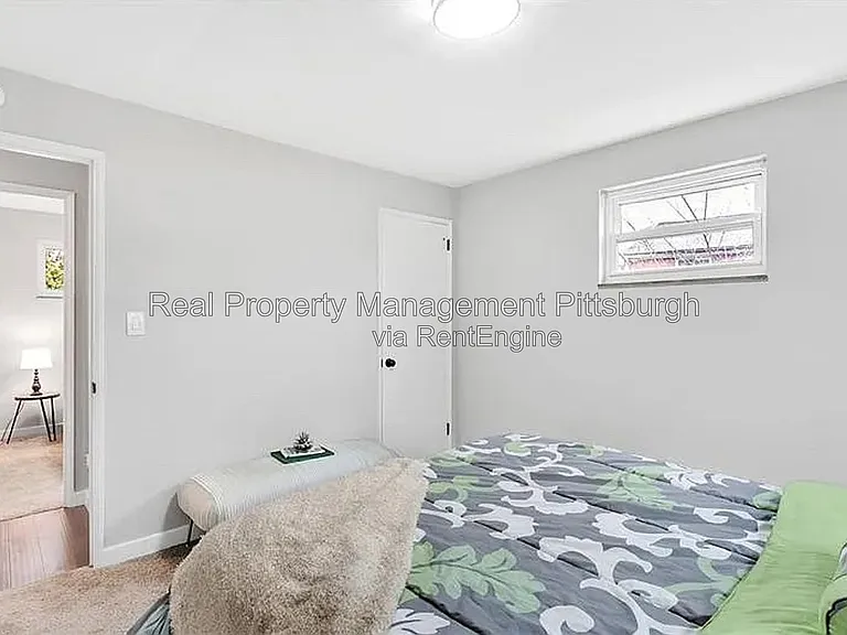 1307 Universal Rd — Photo 16