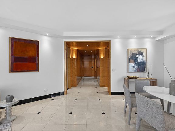 4th image of 146 W 57th St APT 41A