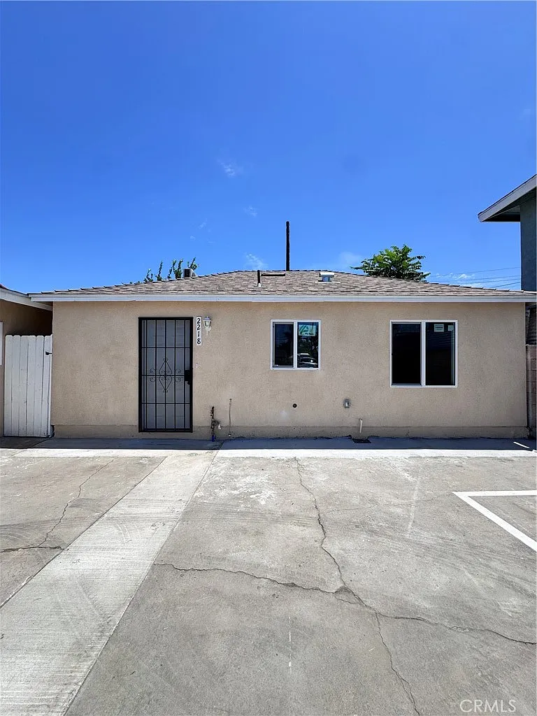 2 bed, 574 sqft, $2,700 — Photo 2
