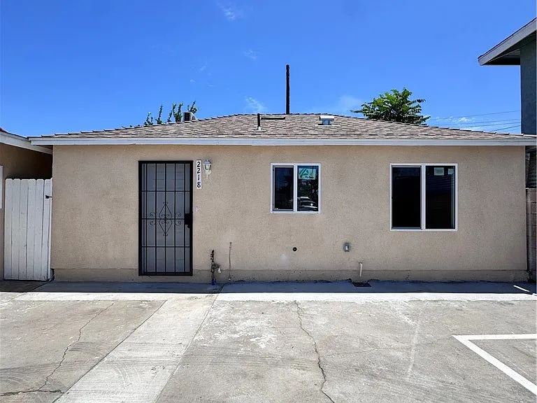 2218 Continental Ave — Photo 2