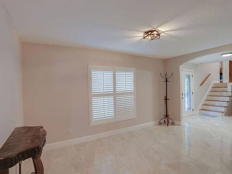 633 Spring Oaks Blvd — Photo 7
