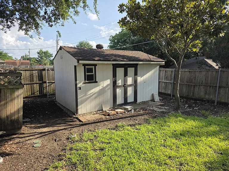 4301 Southridge Dr — Photo 3