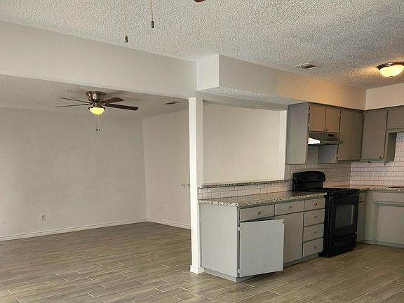 5th image of 717 Oakwood Ln #A