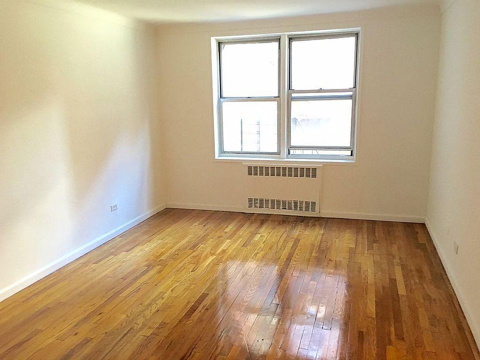 2nd image of 6712 Yellowstone Blvd #C10