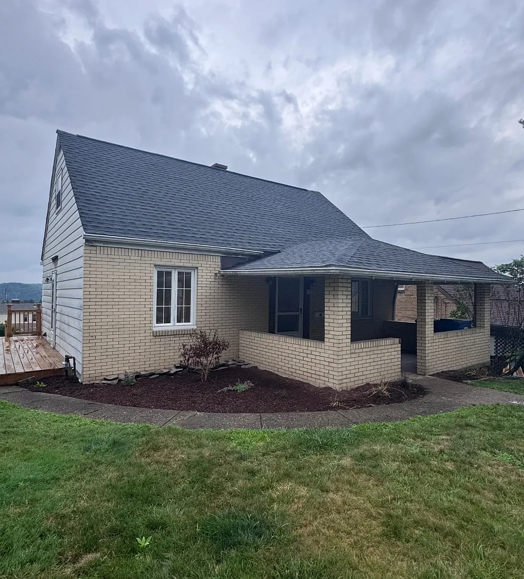 3 bed, 1209 sqft, $1,950 — Photo 1